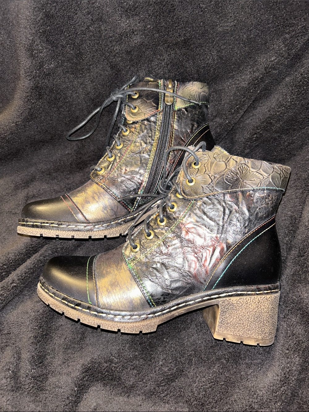 L’ARTISTE NWOT Women’s Black Multi-Accent Lace-Up Ankle Boots